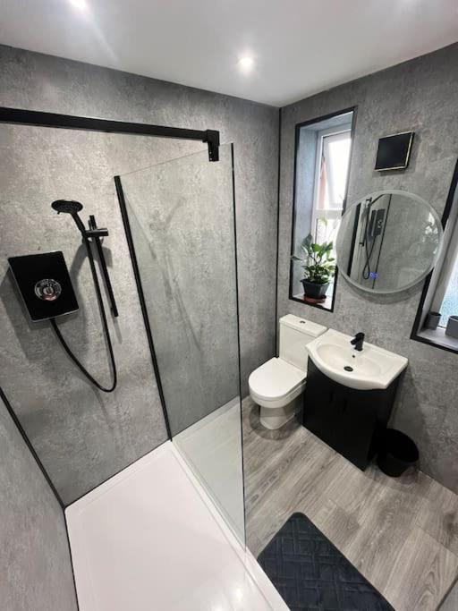 Stunning 2 Bedroom Ground Floor Sea View Apartment Рос-он-Си Экстерьер фото